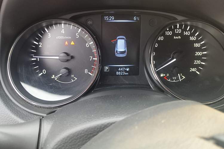 Used Nissan X-Trail 2022 2.0L Two-Wheel Drive Smart Connect & Comfort Edition Odometer Close Up