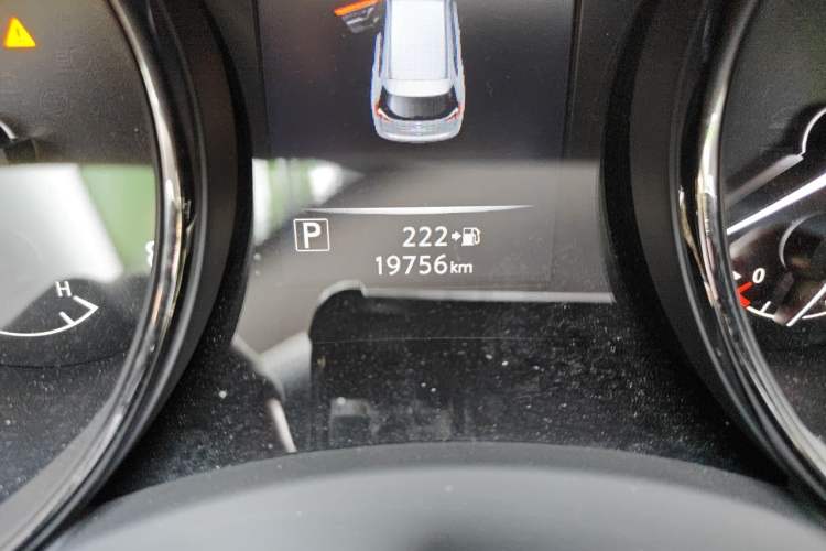 Used Nissan X-Trail 2022 Revised Version 2.0L Two-Wheel Drive Smart Connect Premium Edition Odometer Close Up