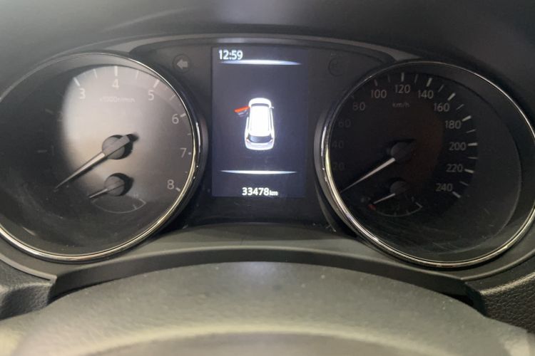 Used Nissan X-Trail 2022 Revised Version 2.0L Two-Wheel Drive Smart Connect Premium Edition Odometer Close Up