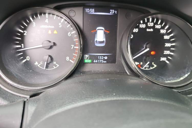 Used Nissan X-Trail 2022 2.0L Two-Wheel Drive Smart Connect Premium Edition Odometer Close Up