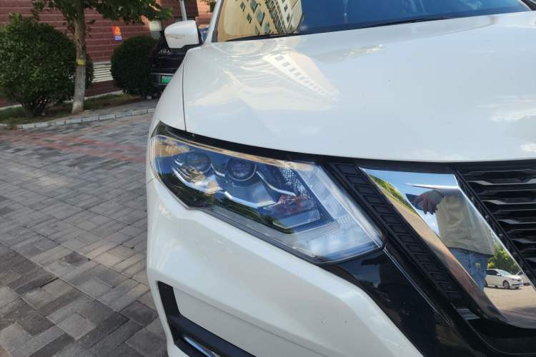 Used Nissan X-Trail 2022 2.0L Two-Wheel Drive Smart Connect Premium Edition Right Front Headlight
