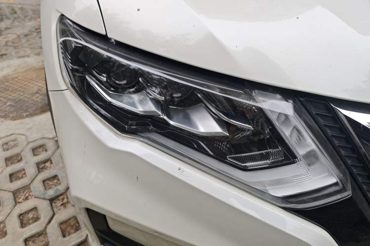 Used Nissan X-Trail 2022 Revised Version 2.0L Two-Wheel Drive Smart Connect Premium Edition Right Front Headlight