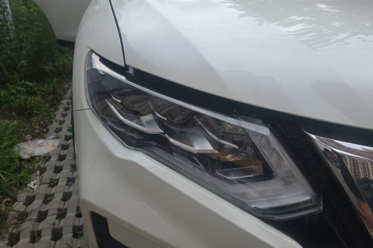 Used Nissan X-Trail 2022 2.0L Two-Wheel Drive Smart Connect Premium Edition Right Front Headlight