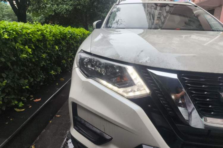 Used Nissan X-Trail 2022 2.0L Two-Wheel Drive Smart Connect & Comfort Edition Right Front Headlight