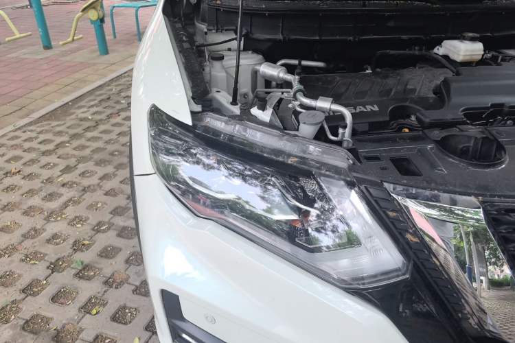 Used Nissan X-Trail 2022 2.0L Two-Wheel Drive Smart Connect Premium Edition Right Front Headlight