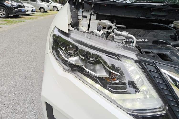 Used Nissan X-Trail 2022 Revised Version 2.0L Two-Wheel Drive Smart Connect Premium Edition Right Front Headlight
