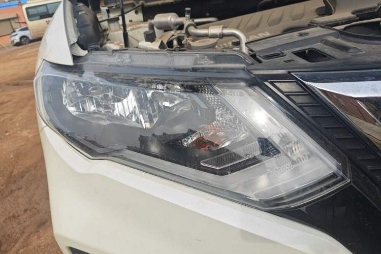 Used Nissan X-Trail 2022 2.0L Two-Wheel Drive Smart Connect & Comfort Edition Right Front Headlight