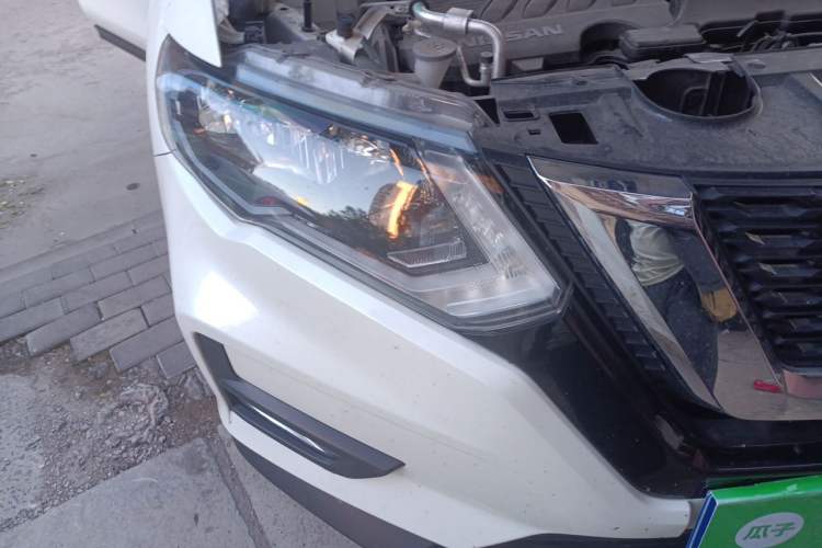 Used Nissan X-Trail 2022 2.0L Two-Wheel Drive Smart Connect & Comfort Edition Right Front Headlight