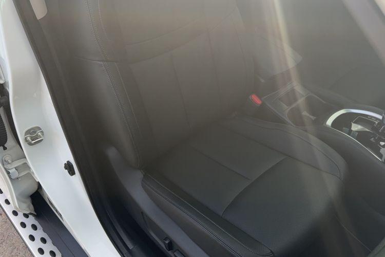 Used Nissan X-Trail 2022 2.0L Two-Wheel Drive Smart Connect Premium Edition Right Front Seat