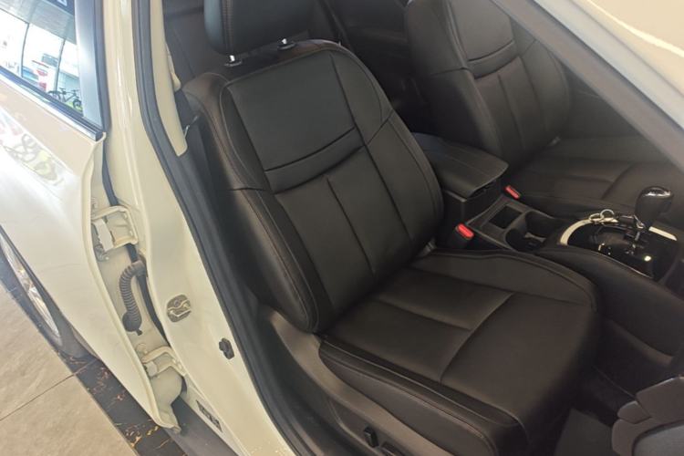 Used Nissan X-Trail 2022 2.0L Two-Wheel Drive Smart Connect Premium Edition Right Front Seat