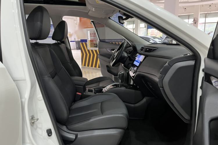 Used Nissan X-Trail 2022 2.0L Two-Wheel Drive Smart Connect & Comfort Edition Right Front Seat