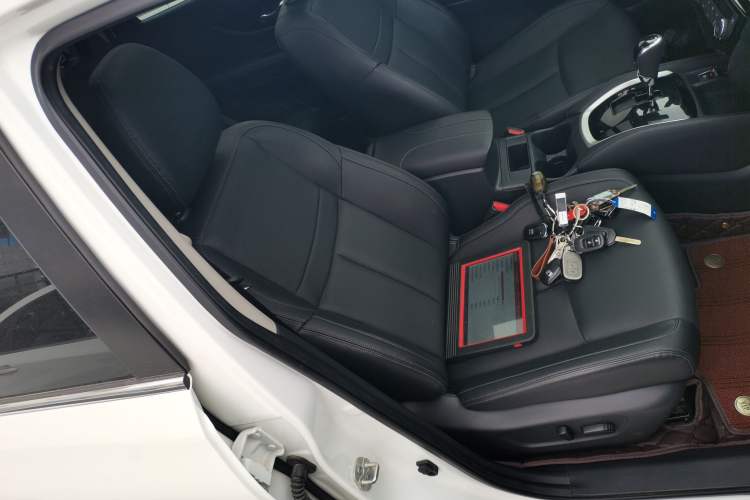 Used Nissan X-Trail 2022 2.0L Two-Wheel Drive Smart Connect Premium Edition Right Front Seat