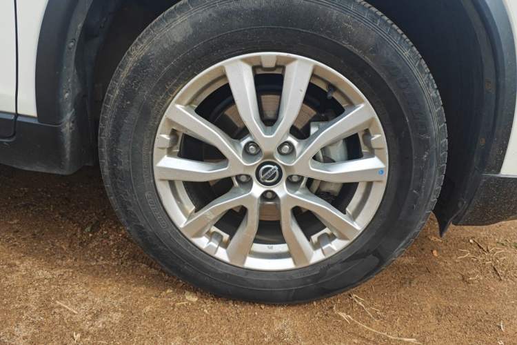 Used Nissan X-Trail 2022 2.0L Two-Wheel Drive Smart Connect & Comfort Edition Right Front Wheel Hub