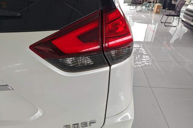 Used Nissan X-Trail 2022 2.0L Two-Wheel Drive Smart Connect & Comfort Edition Right Rear Taillight
