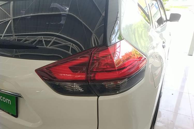 Used Nissan X-Trail 2022 Revised Version 2.0L Two-Wheel Drive Smart Connect & Comfort Edition Right Rear Taillight