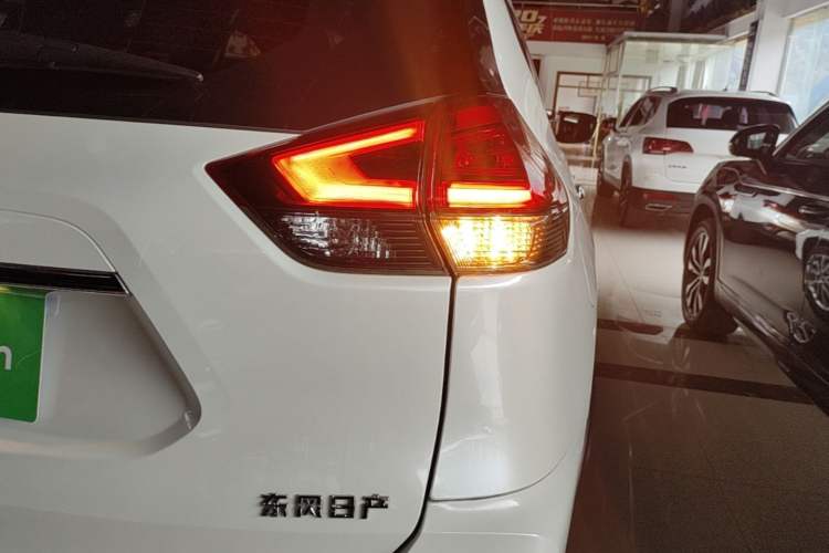 Used Nissan X-Trail 2022 2.0L Two-Wheel Drive Smart Connect & Comfort Edition Right Rear Taillight