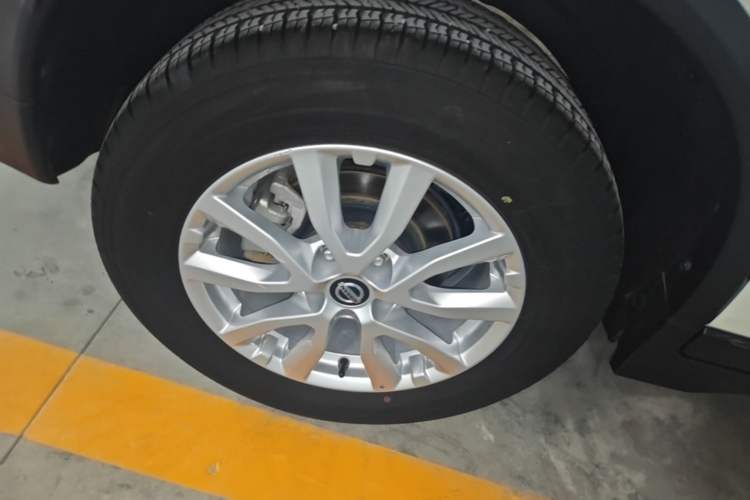 Used Nissan X-Trail 2022 Revised Version 2.0L Two-Wheel Drive Smart Connect Premium Edition Right Rear Wheel Hub