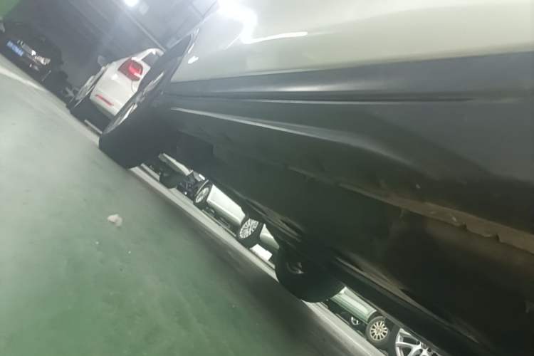 Used Nissan X-Trail 2022 2.0L Two-Wheel Drive Smart Connect & Comfort Edition Right Side Sill