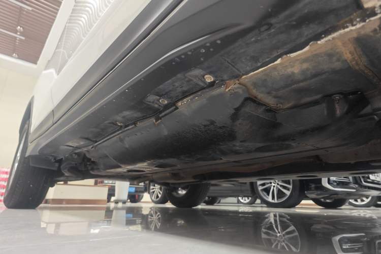 Used Nissan X-Trail 2022 2.0L Two-Wheel Drive Smart Connect & Comfort Edition Right Side Sill