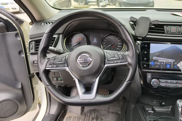 Used Nissan X-Trail 2022 Revised Version 2.0L Two-Wheel Drive Smart Connect Premium Edition Steering Wheel