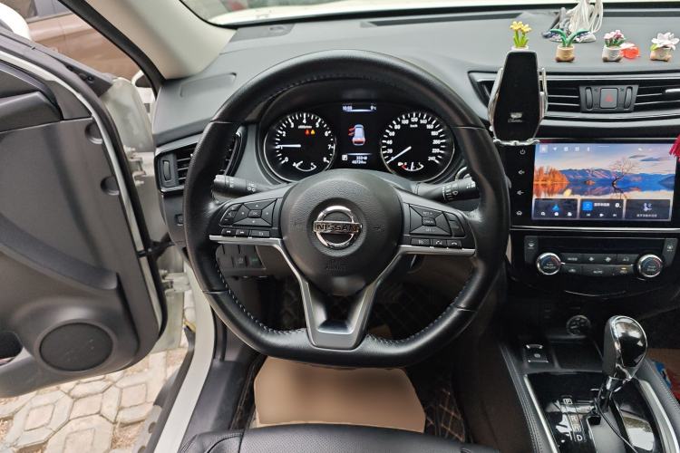 Used Nissan X-Trail 2022 Revised Version 2.0L Two-Wheel Drive Smart Connect Premium Edition Steering Wheel