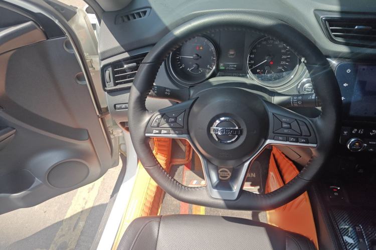 Used Nissan X-Trail 2022 Revised Version 2.0L Two-Wheel Drive Smart Connect Premium Edition Steering Wheel