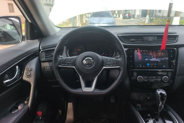 Used Nissan X-Trail 2022 Revised Version 2.0L Two-Wheel Drive Smart Connect Premium Edition Steering Wheel