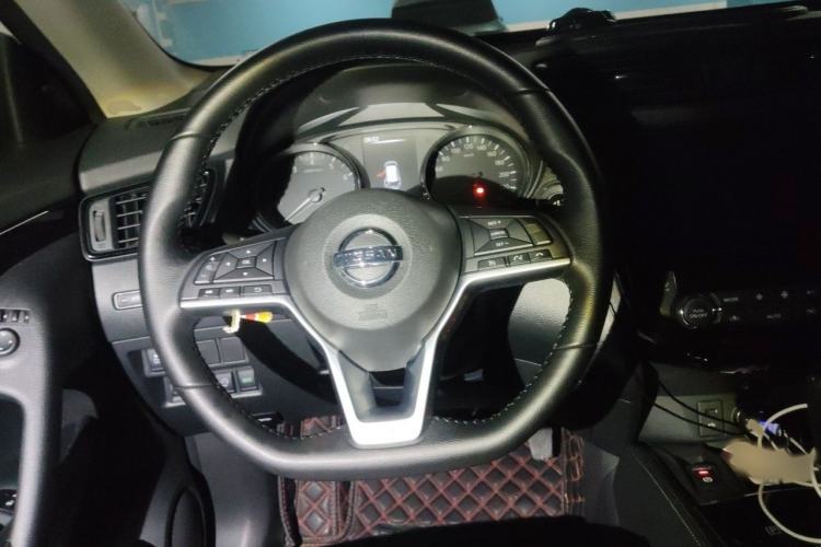 Used Nissan X-Trail 2022 Revised Version 2.0L Two-Wheel Drive Smart Connect & Comfort Edition Steering Wheel