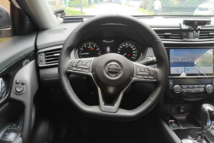 Used Nissan X-Trail 2022 Revised Version 2.0L Two-Wheel Drive Smart Connect Premium Edition Steering Wheel