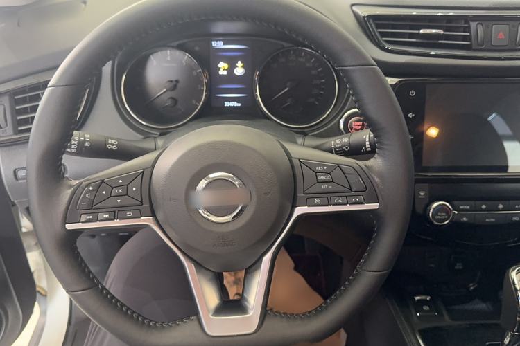 Used Nissan X-Trail 2022 Revised Version 2.0L Two-Wheel Drive Smart Connect Premium Edition Steering Wheel
