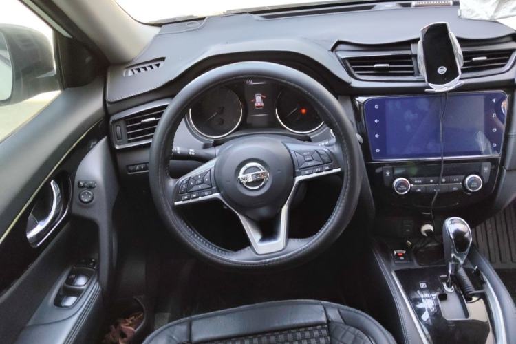 Used Nissan X-Trail 2022 Revised Version 2.0L Two-Wheel Drive Smart Connect Premium Edition Steering Wheel