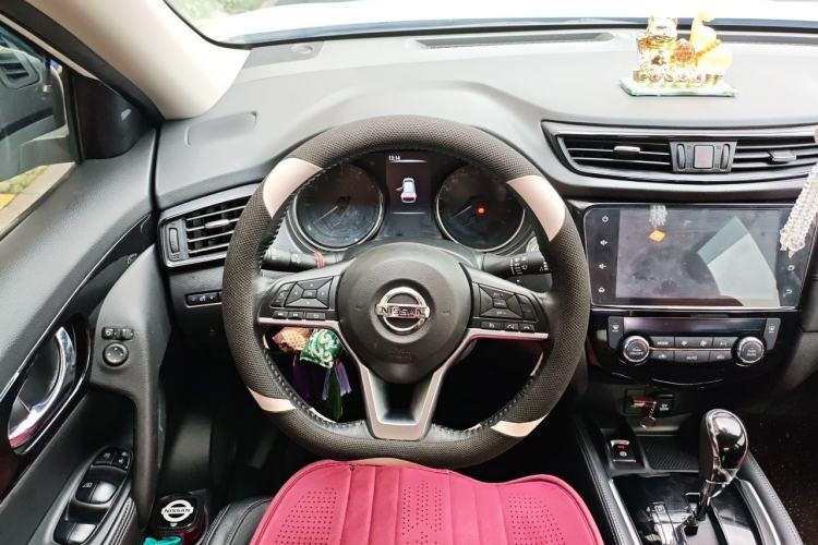 Used Nissan X-Trail 2022 Revised Version 2.0L Two-Wheel Drive Smart Connect Premium Edition Steering Wheel
