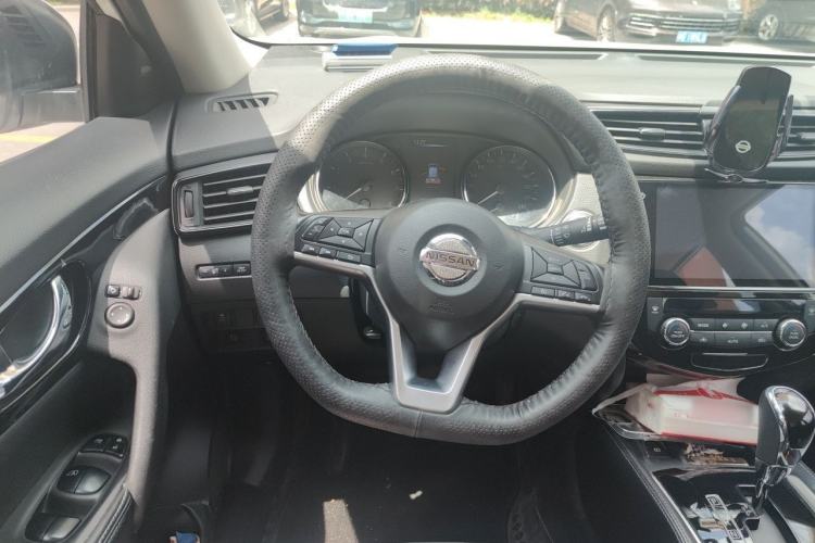 Used Nissan X-Trail 2022 Revised Version 2.0L Two-Wheel Drive Smart Connect Premium Edition Steering Wheel