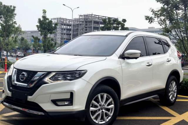 Nissan X-Trail 2022 2.0L Two-Wheel Drive Smart Connect Premium Edition مستعملة