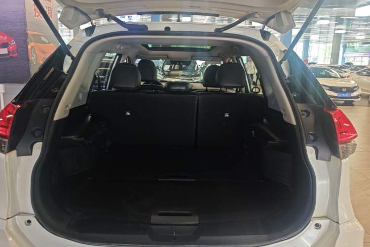 Used Nissan X-Trail 2022 2.0L Two-Wheel Drive Smart Connect Premium Edition Trunk