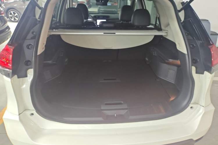 Used Nissan X-Trail 2022 Revised Version 2.0L Two-Wheel Drive Smart Connect Premium Edition Trunk