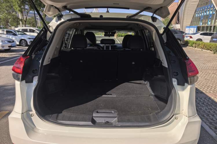 Used Nissan X-Trail 2022 Revised Version 2.0L Two-Wheel Drive Smart Connect Premium Edition Trunk