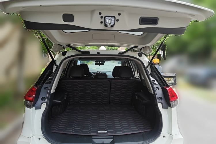 Used Nissan X-Trail 2022 Revised Version 2.0L Two-Wheel Drive Smart Connect Premium Edition Trunk