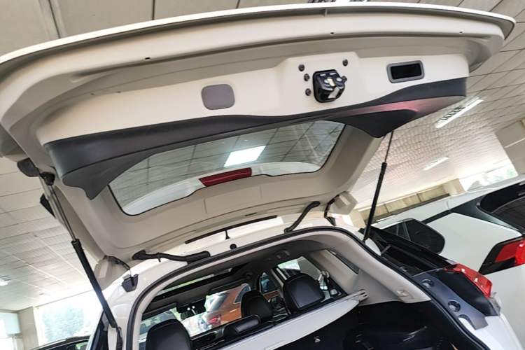 Used Nissan X-Trail 2022 2.0L Two-Wheel Drive Smart Connect Premium Edition Trunk