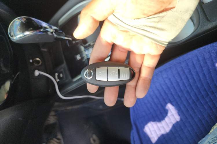 Used Nissan X-Trail 2022 2.0L Two-Wheel Drive Smart Connect Premium Edition Vehicle Key