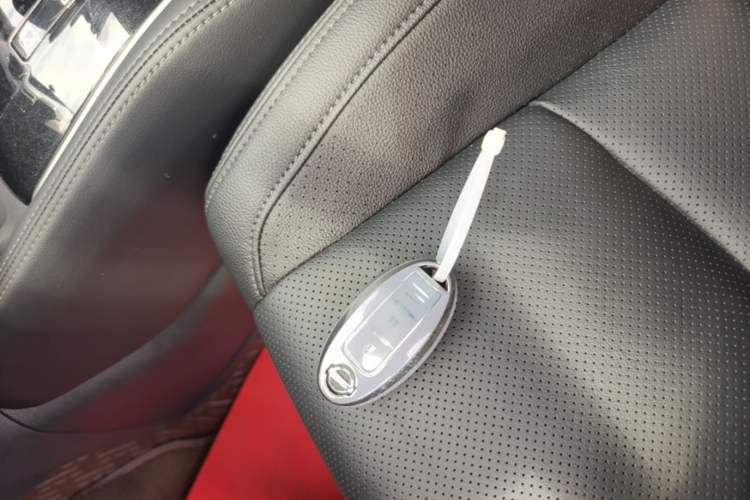 Used Nissan X-Trail 2022 2.0L Two-Wheel Drive Smart Connect Premium Edition Vehicle Key