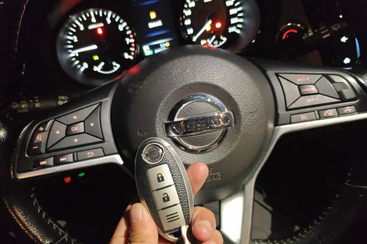 Used Nissan X-Trail 2022 2.0L Two-Wheel Drive Smart Connect Premium Edition Vehicle Key