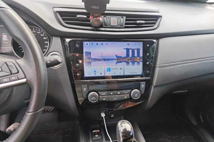 Used Nissan X-Trail 2023 Classic 2.0L Two-Wheel Drive Smart Connect & Comfort Edition Audio And AC Panel