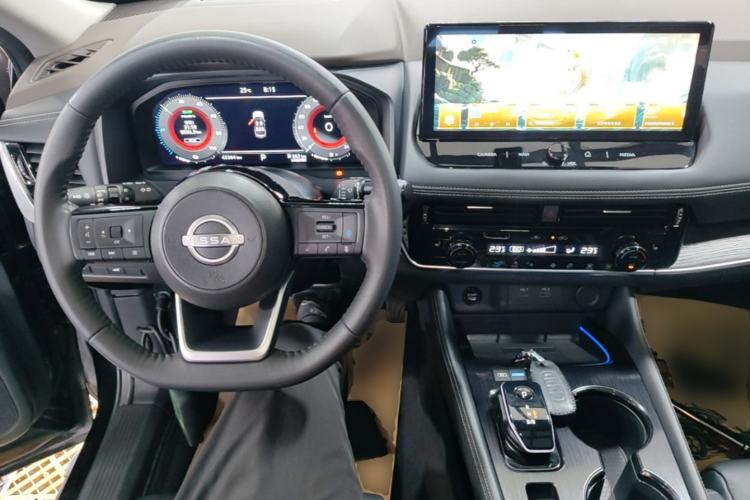 Used Nissan X-Trail 2023 e-POWER Ultra-Hybrid Dual-Motor All-Wheel-Drive Supreme Edition Center Console