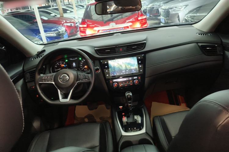 Used Nissan X-Trail 2023 Classic 2.0L Two-Wheel Drive Smart Connect & Comfort Edition Center Console