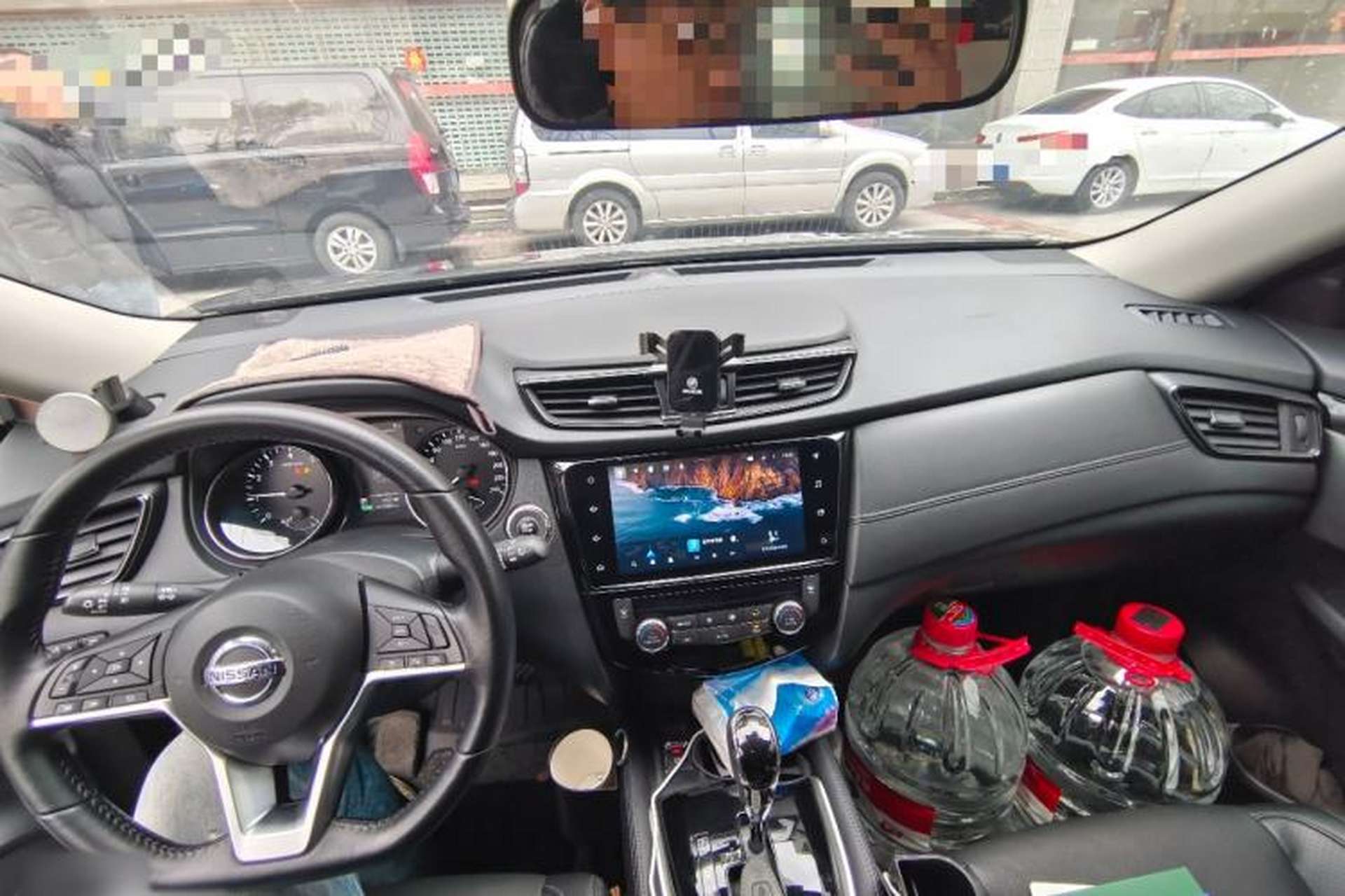 Used Nissan X-Trail 2023 Classic 2.0L Two-Wheel Drive Smart Connect Premium Edition Center Console