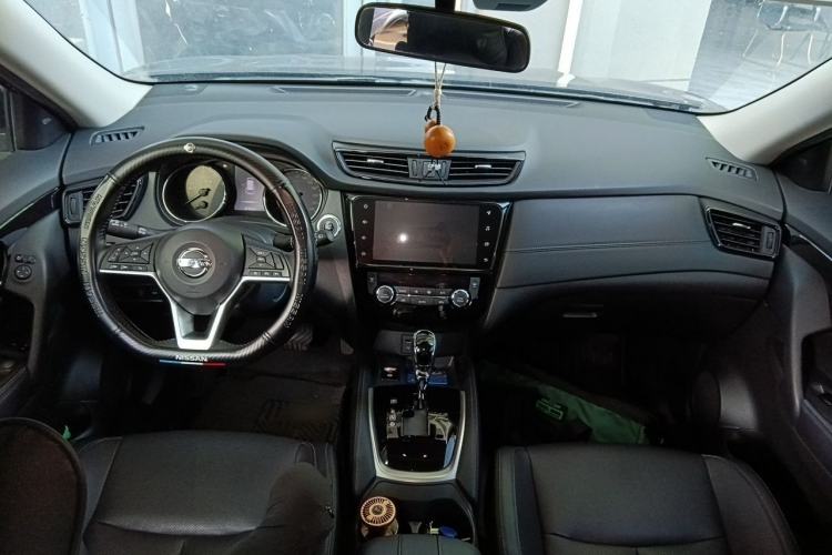 Used Nissan X-Trail 2023 Classic 2.0L Two-Wheel Drive Smart Connect & Comfort Edition Center Console
