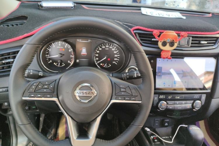 Used Nissan X-Trail 2023 Classic 2.0L Two-Wheel Drive Smart Connect Premium Edition Center Console
