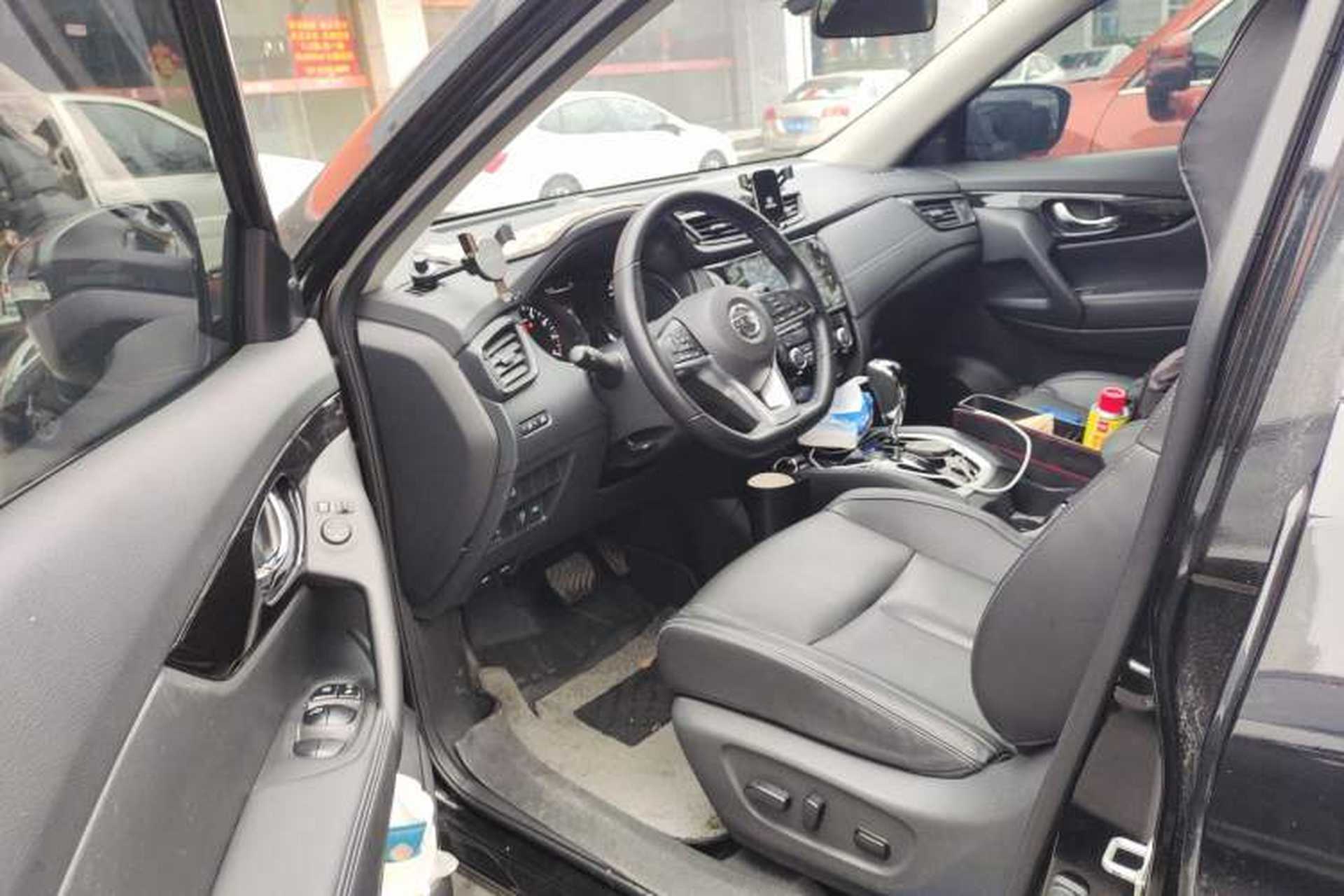 Used Nissan X-Trail 2023 Classic 2.0L Two-Wheel Drive Smart Connect Premium Edition Driver Seat