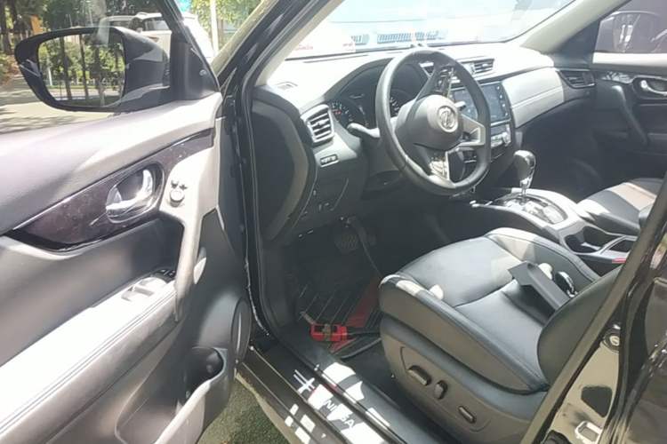 Used Nissan X-Trail 2023 Classic 2.0L Two-Wheel Drive Smart Connect & Comfort Edition Driver Seat